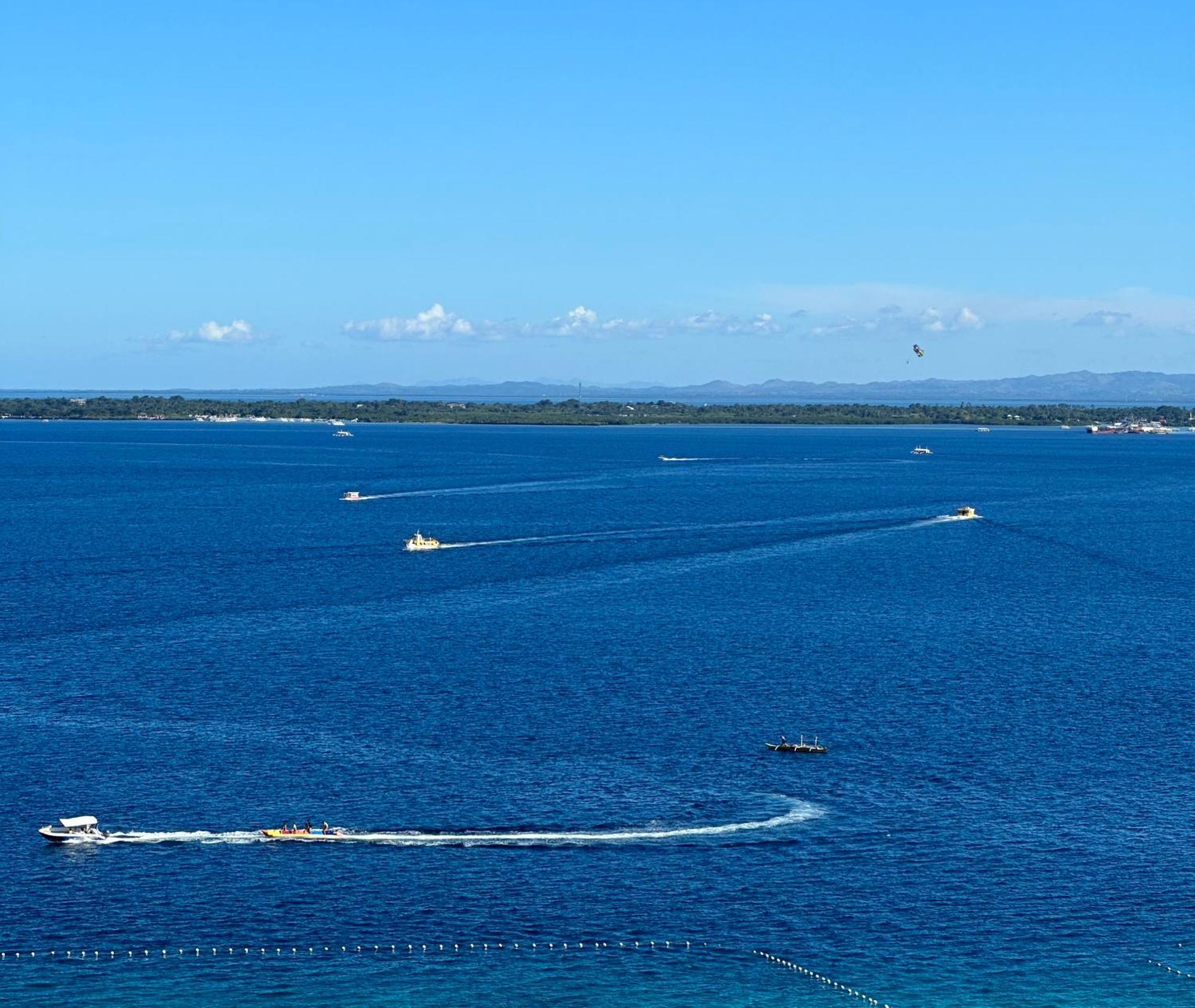 La Mirada Deluxe Suites With Oceanview Île de Mactan Extérieur photo